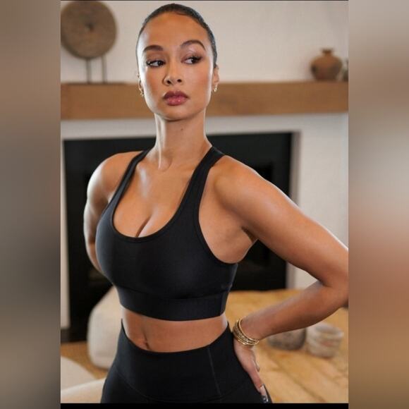 Fabletics ON THE GO BLACK MEDIUM IMPACT SPORTS BRA, SIZE MEDIUM - Picture 1 of 6